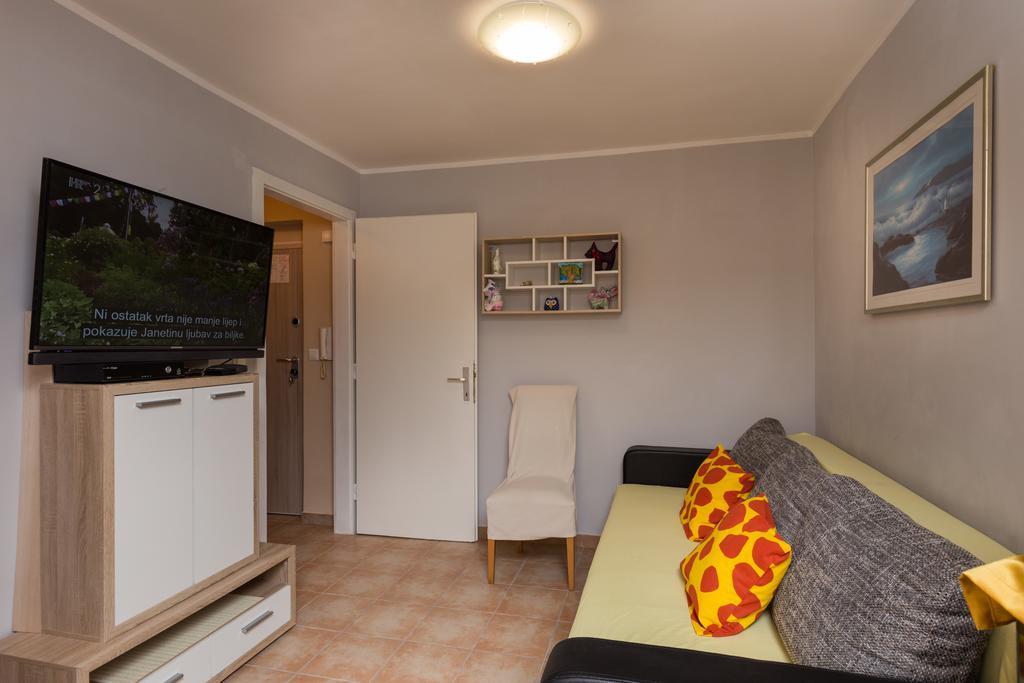 Apartment Skoljarev
